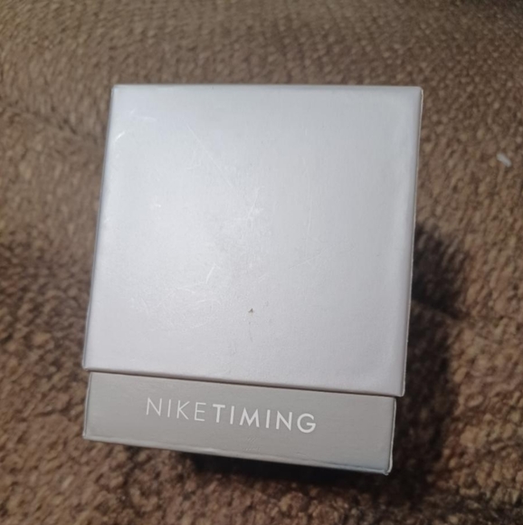 NIB NIKE IMARA WR0075-098 LADIES WATCH - Picture 2 of 6